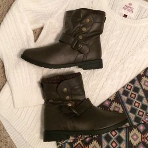 RUE 21 boots